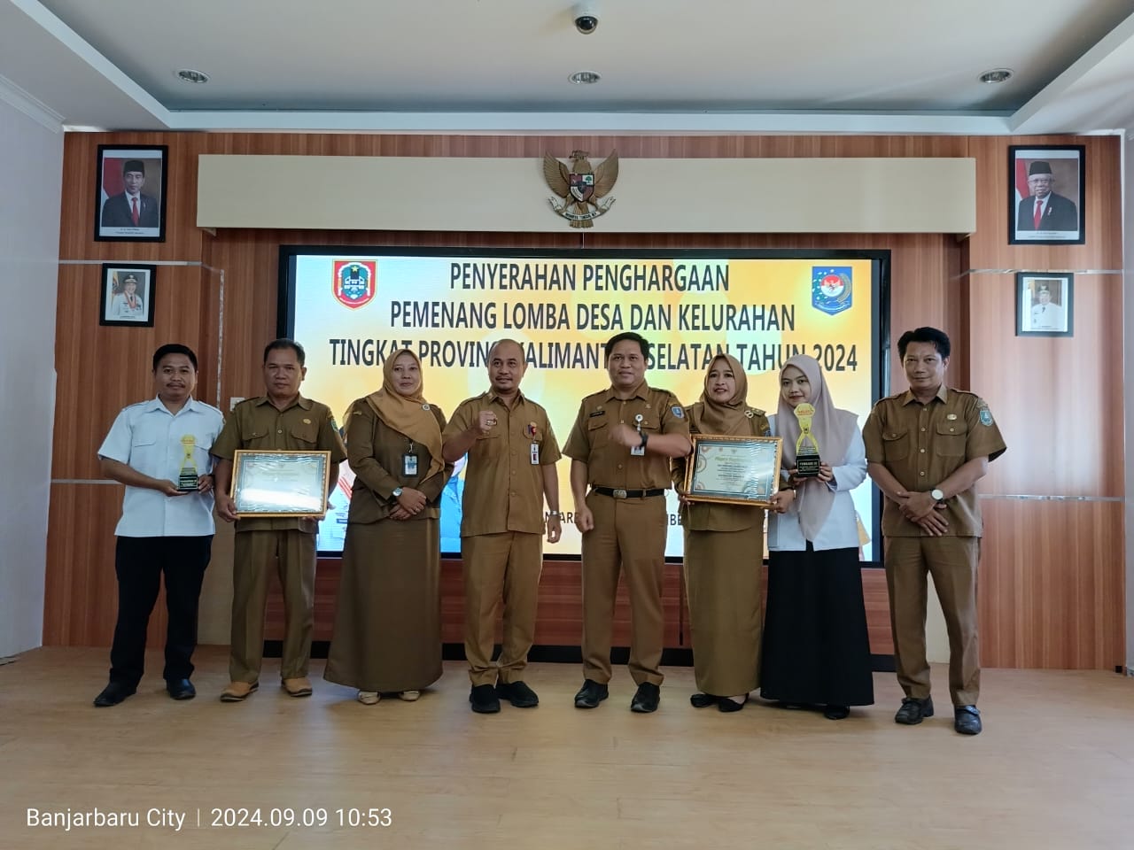 KELURAHAN JAMBU HILIR MENERIMA PENGHARGAAN JUARA III LOMBA DESA DAN KELURAHAN TINGKAT PROVINSI KALIMANTAN SELATAN