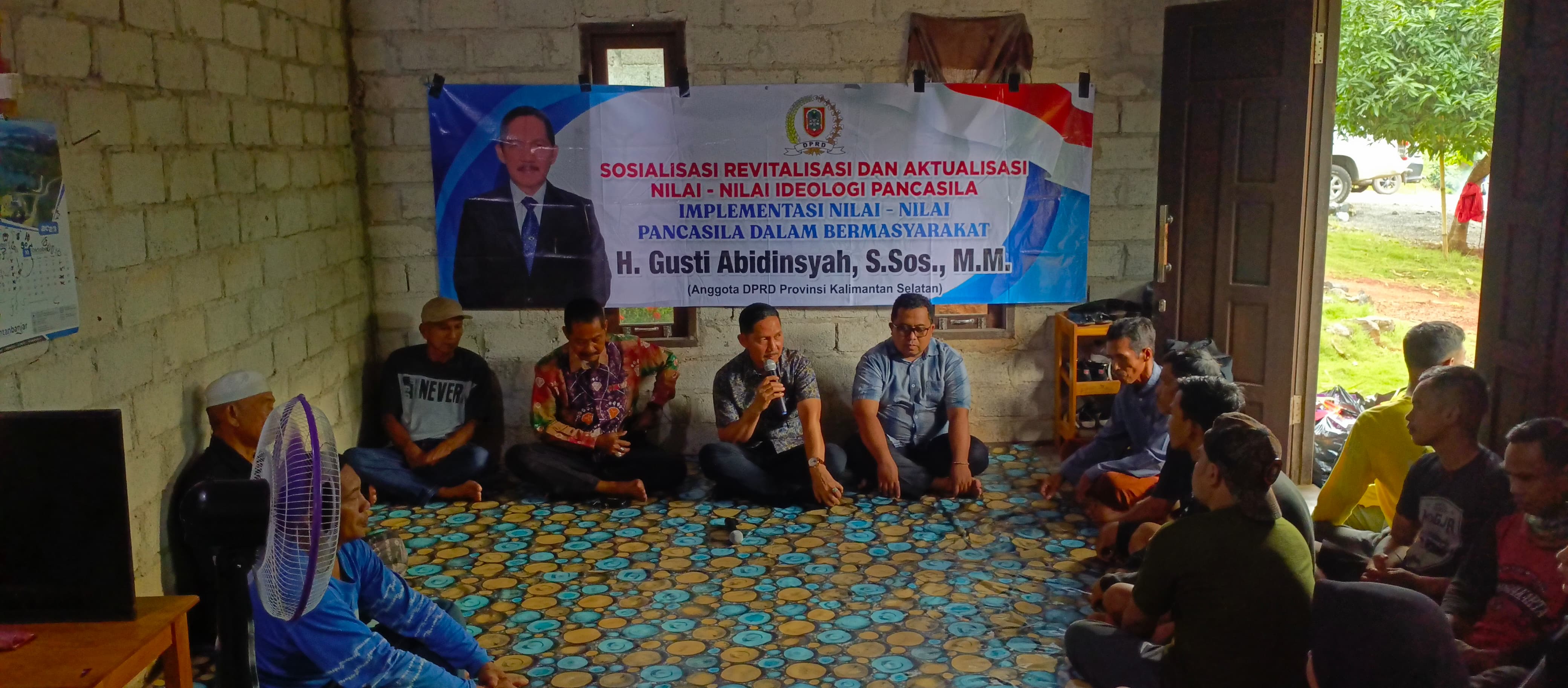 Sosialisasi Pancasila di Desa Awang Bangkal Timur Menumbuhkan Kepedulian Generasi Muda untuk Bermasyarakat
