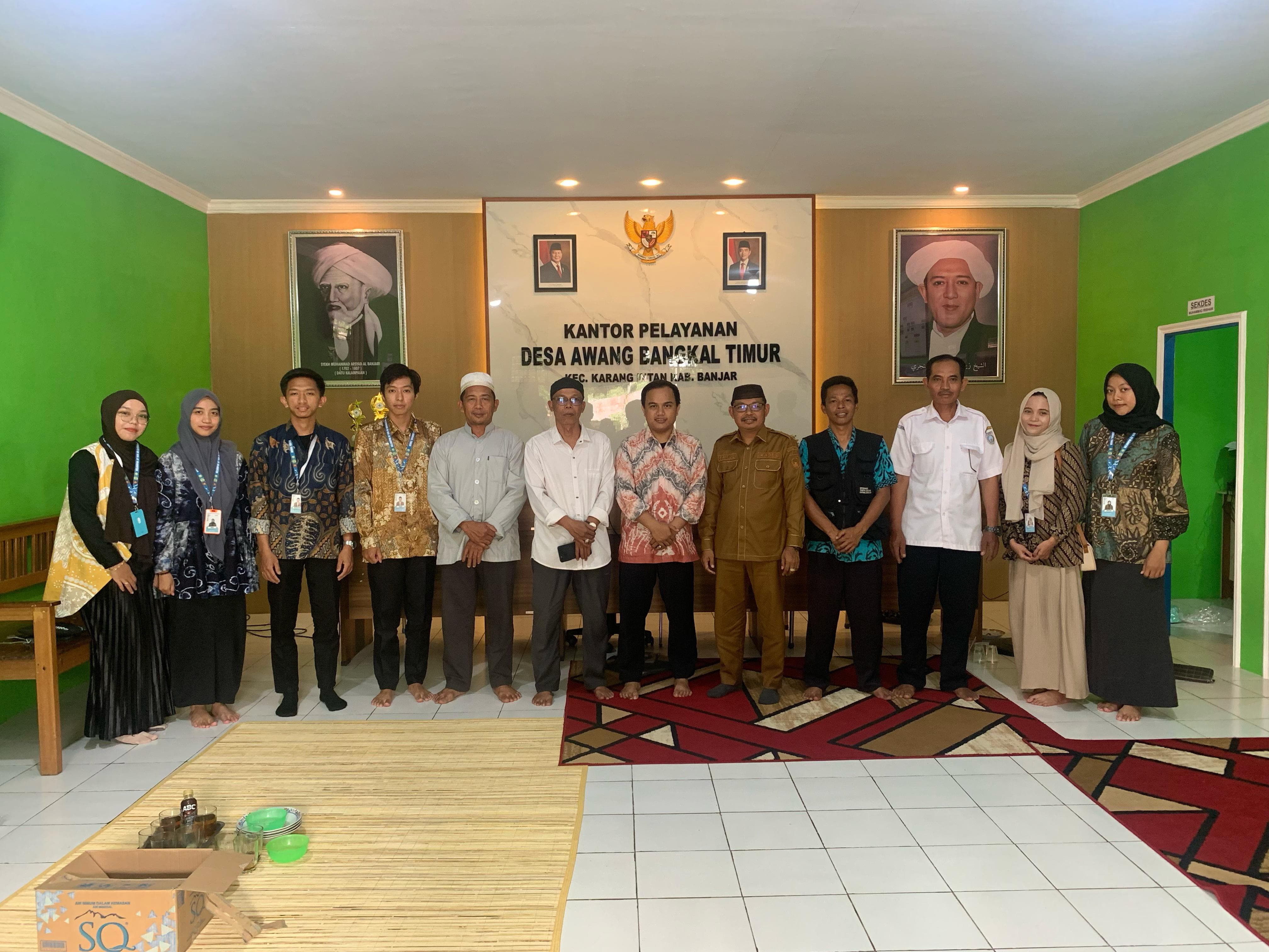 Mahasiswa KKN IAI Darussalam Martapura Kelompok 67 Gelar Silaturrahmi dan Konsultasi Program Kerja di Desa Awang Bangkal Timur