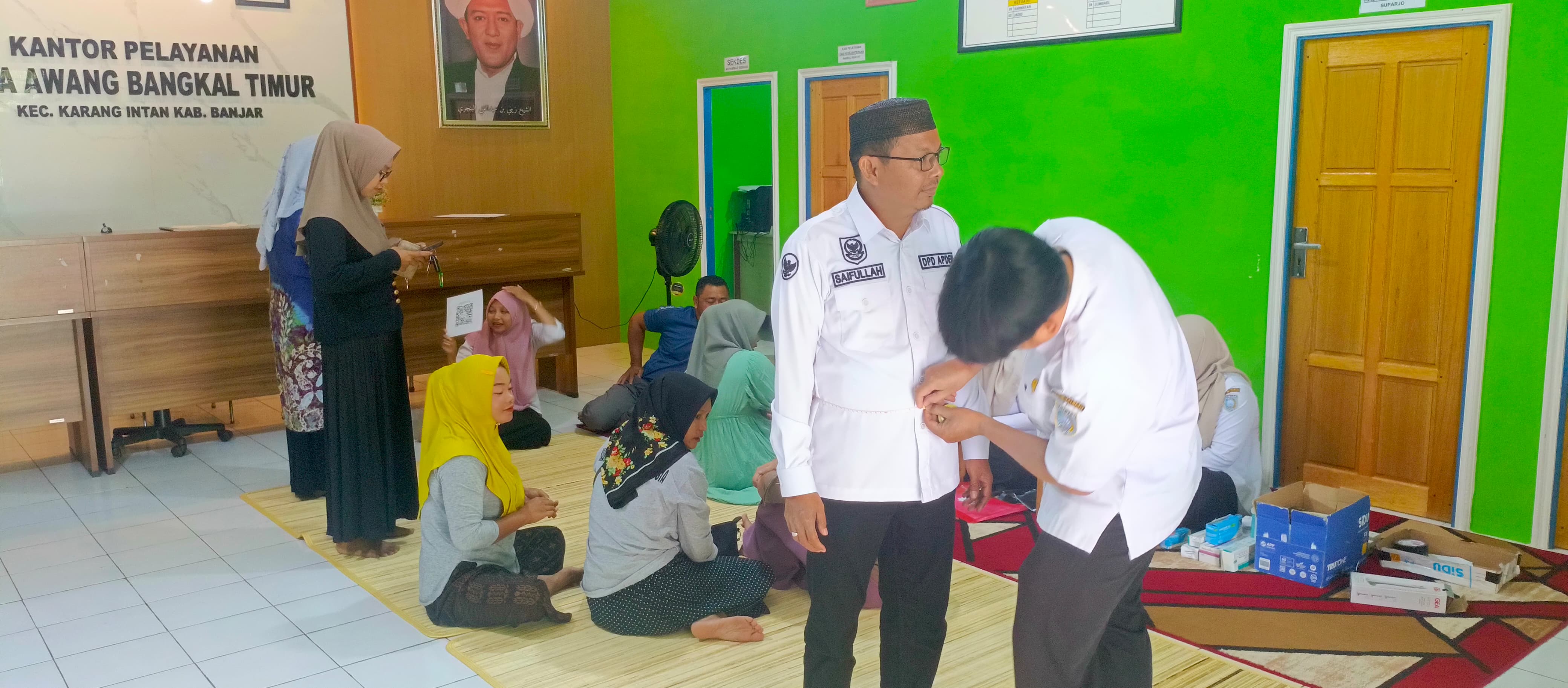 Pemeriksaan Kesehatan Aparatur dan Petugas Desa Awang Bangkal Timur: Langkah Preventif Turunkan Angka Penyakit Menular