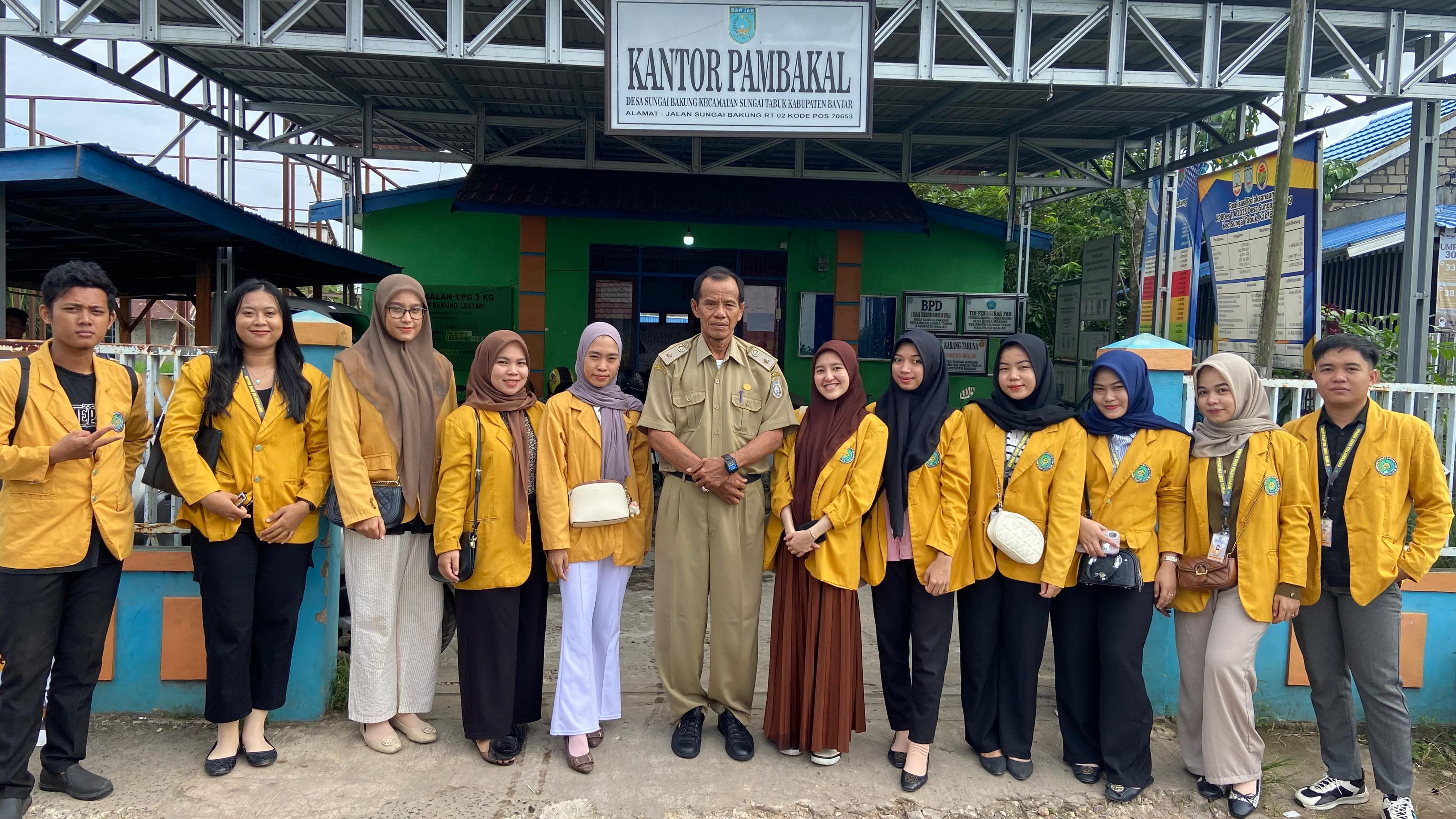 FOTO BERSAMA MAHASISWA UNIVERSITAS SARI MULIA MELAKUKAN  IMPLEMENTASI   ICD IDE 