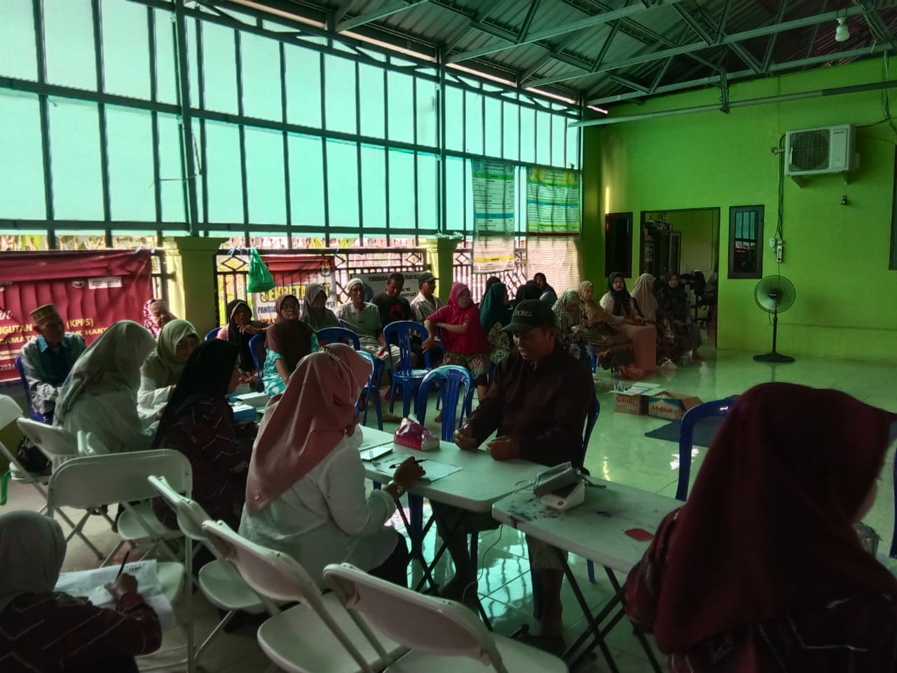 Pelayanan Posyandu Lansia Desa Tatah Pemangkih Laut: Menjaga Kesehatan dan Kesejahteraan Lansia Lokal