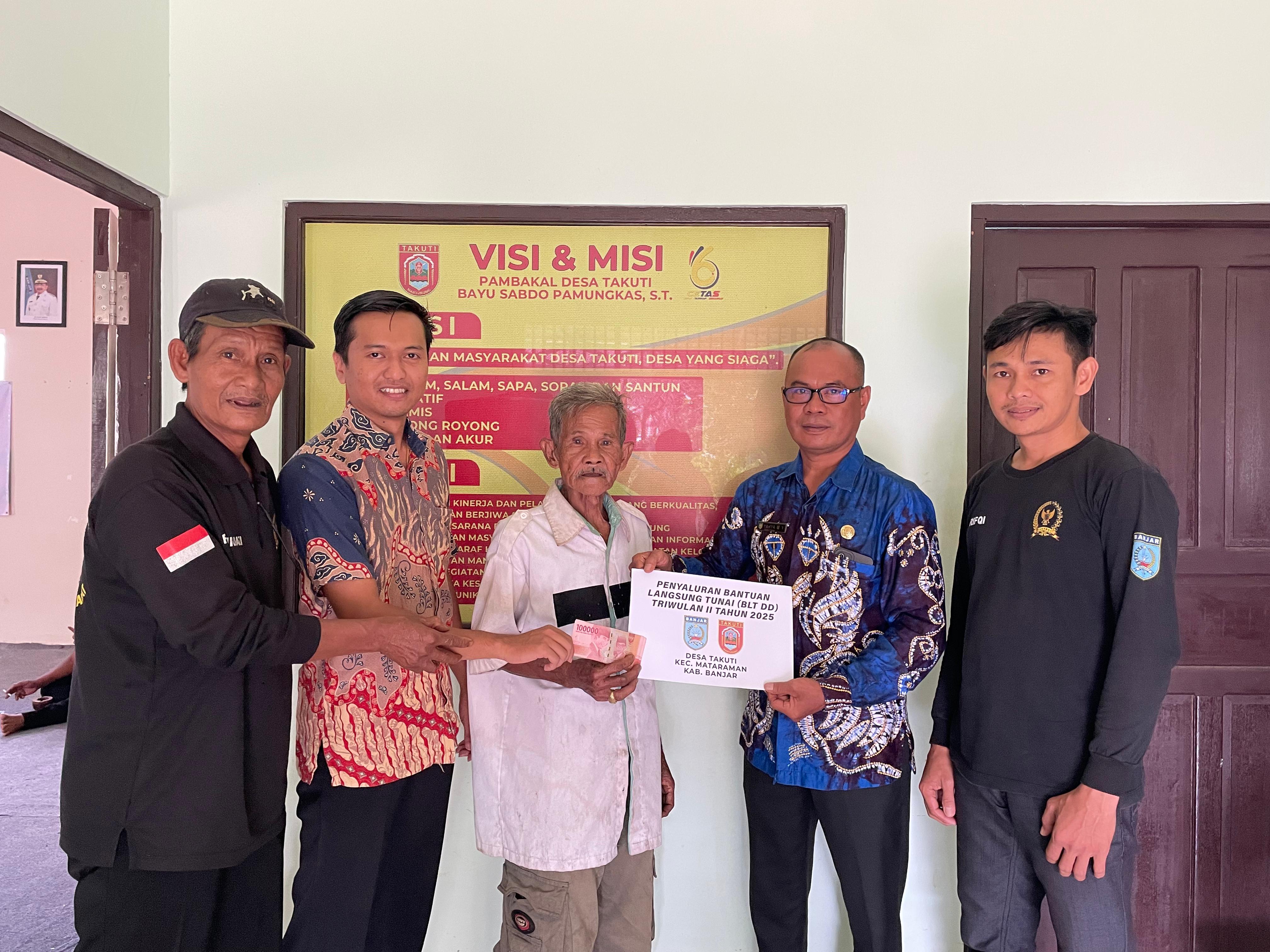 Penyaluran BLT Dana Desa Tahap II 2025 Dilaksanakan di Balai Kemasyarakatan Takuti