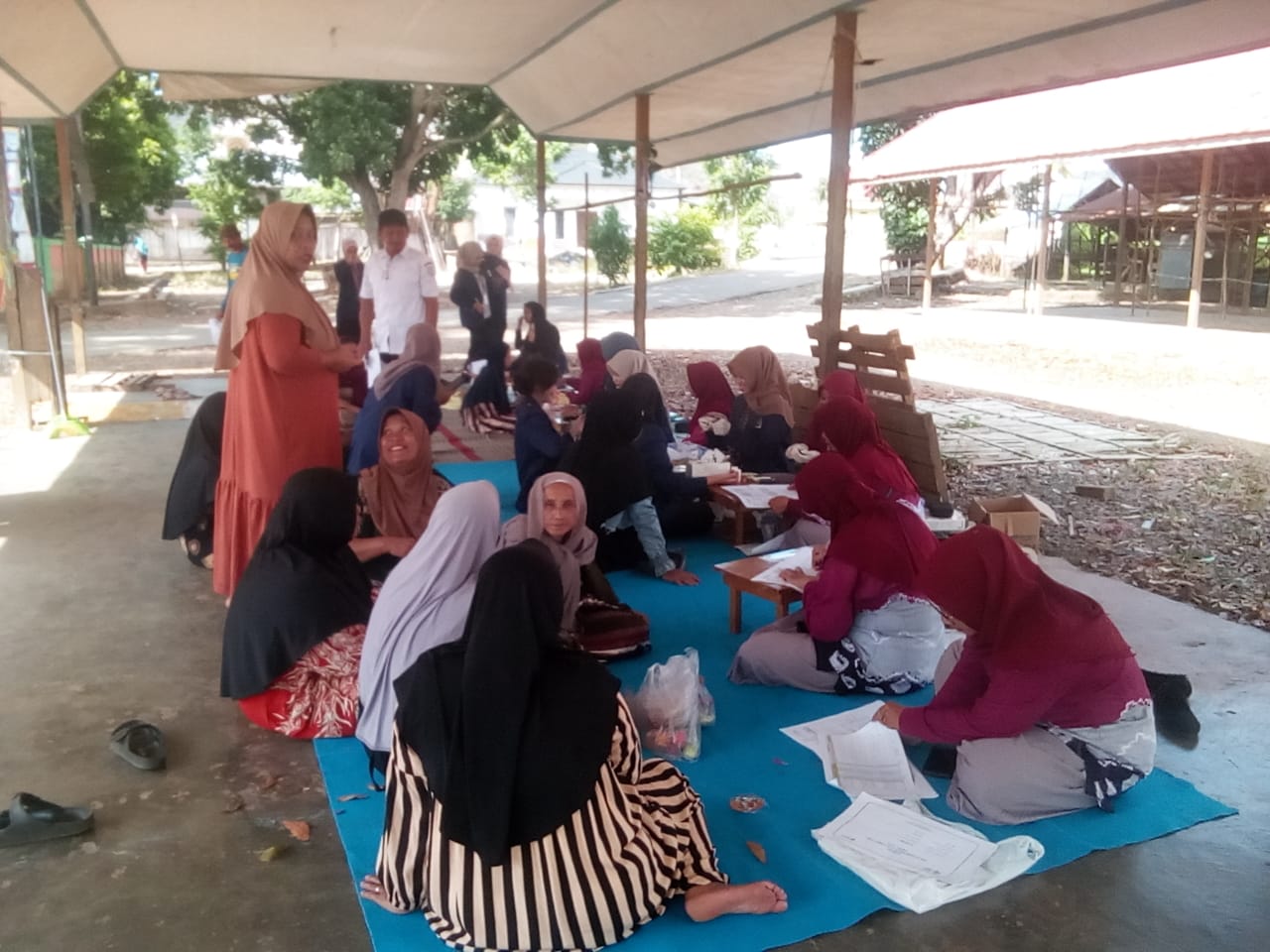Desa Awang Bangkal Timur Gelar Pengobatan Kesehatan Gratis Rutin Bulanan di Halaman Kantin Pasar