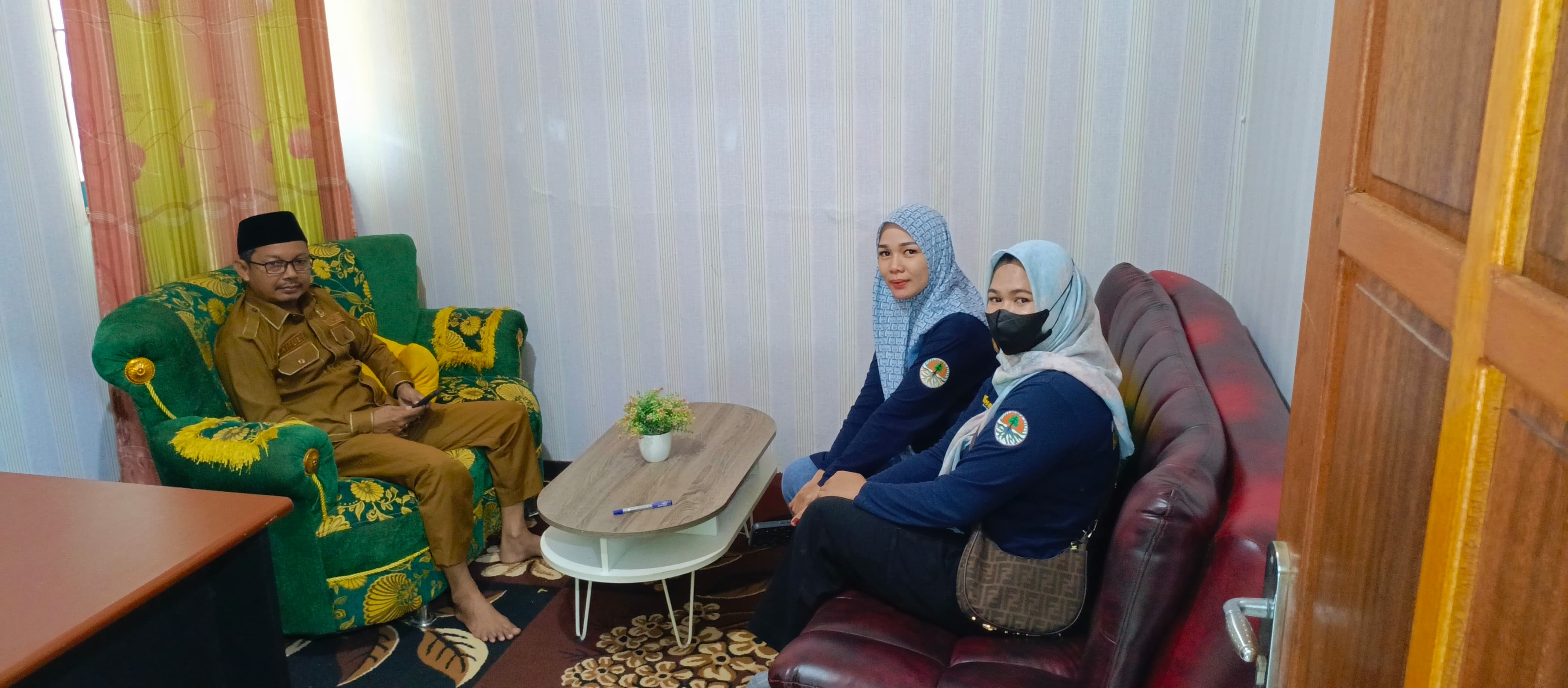 Kunjungan DPRKPLH Kabupaten Banjar: Survei Lokasi Pengolahan Sampah untuk Desa Bersih dan Sehat di Awang Bangkal Timur