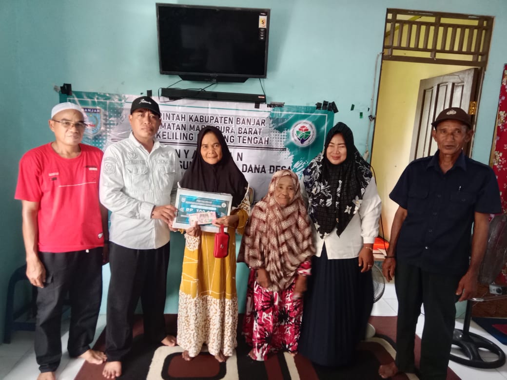 Pemerintah Desa Keliling Benteng Tengah Menyalurkan Bantuan Langsung Tunai (BLT) untuk Bulan April s/d Mei 2024