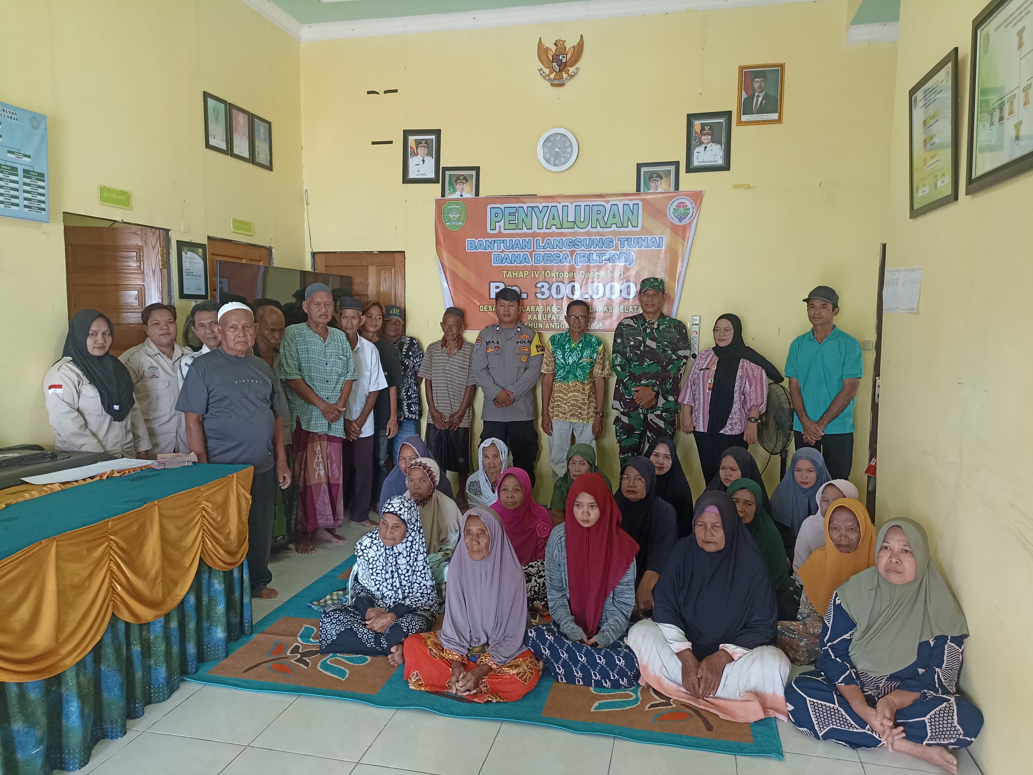 Penyaluran BLT Tahap IV Desa Candi Laras