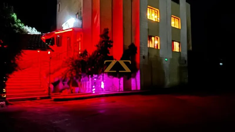 بناء تجاري 200 م² – photo 2