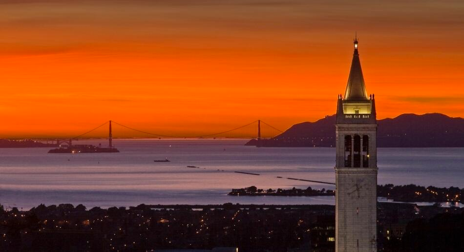 
                        Campanile and Golden Gate Bridge at sunset
                     