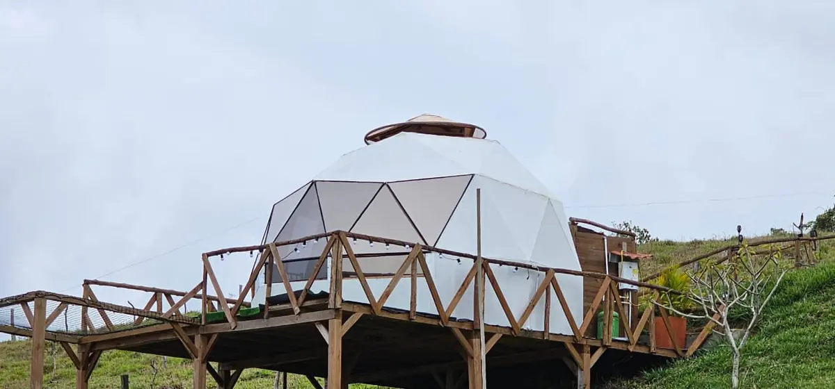 Glamping Domo Geodesico Wood