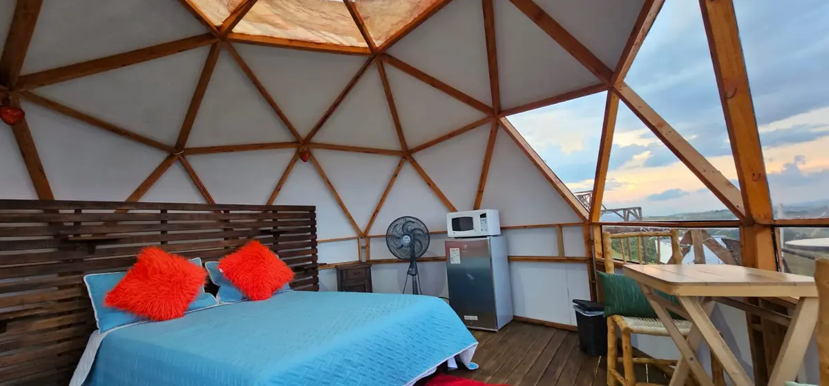 Glamping Domo Geodesico Wood
