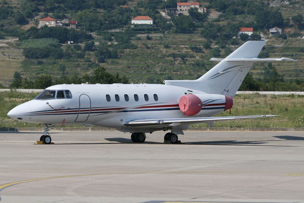 Hawker 750