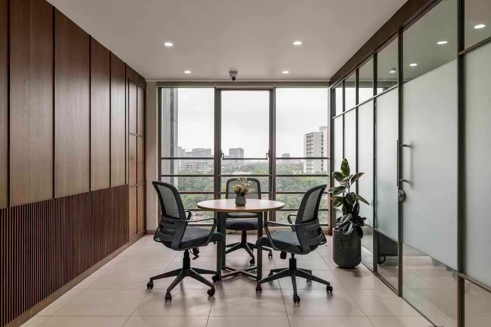 Office 602 — image 4