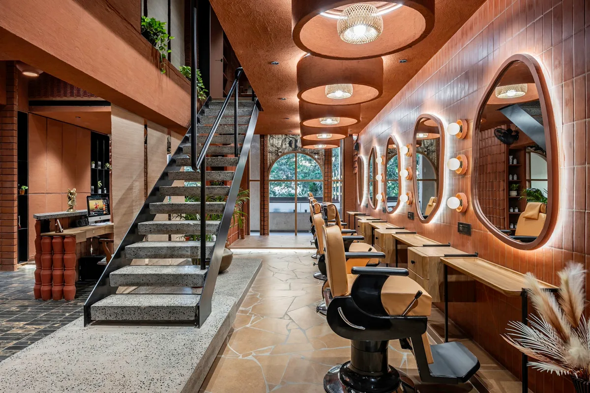 Bombay Salon — image 1
