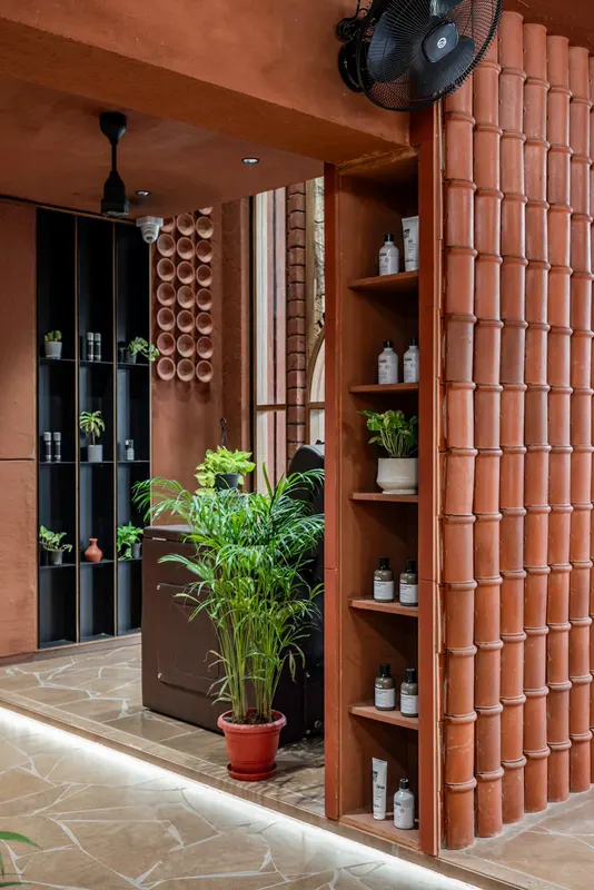 Bombay Salon — image 6