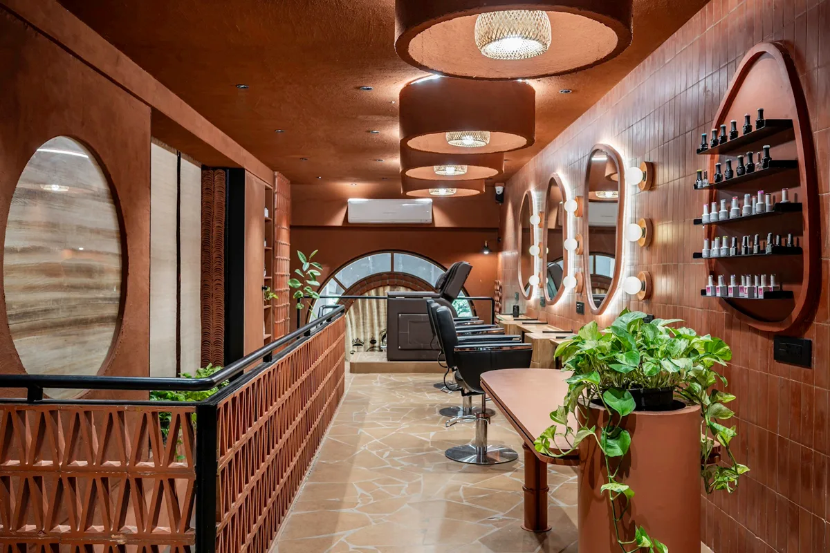 Bombay Salon — image 10