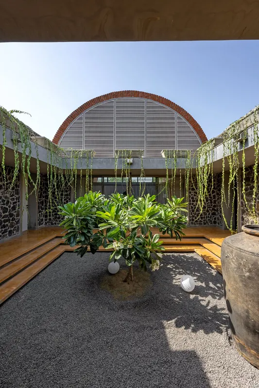 The Vault House — image 15
