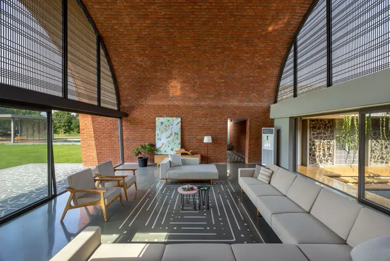 The Vault House — image 6