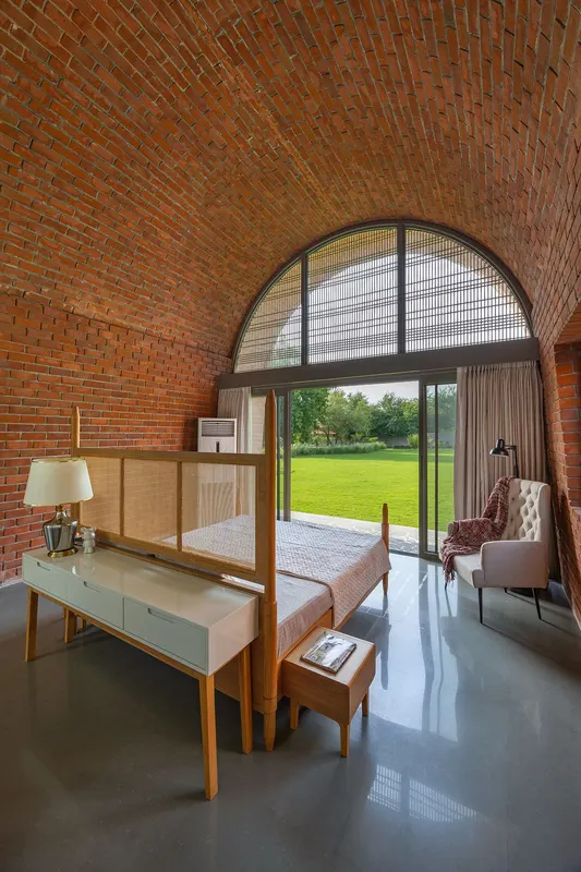 The Vault House — image 9