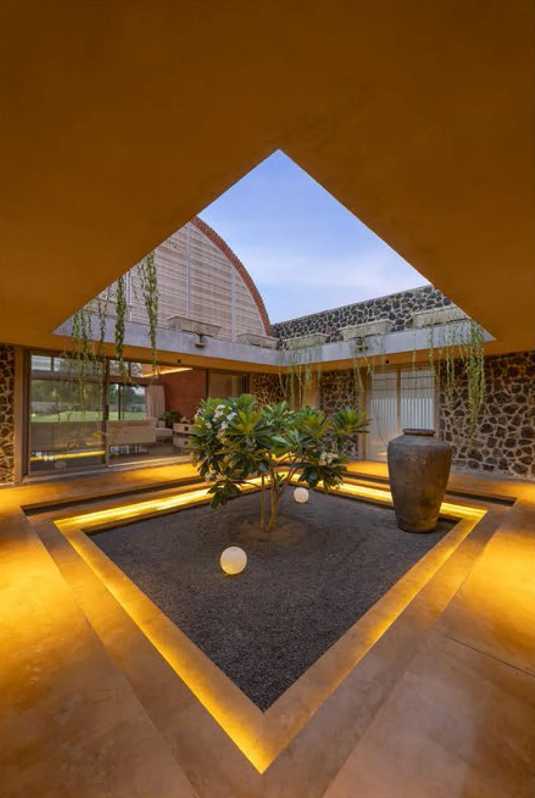 The Vault House — image 10