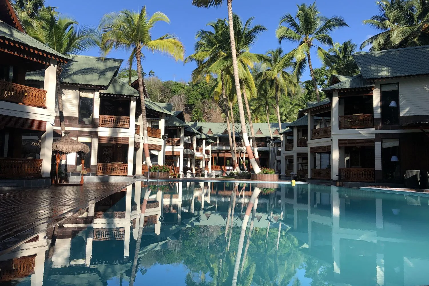 Sandyy Wavess, RCS Beach Resort — image 1