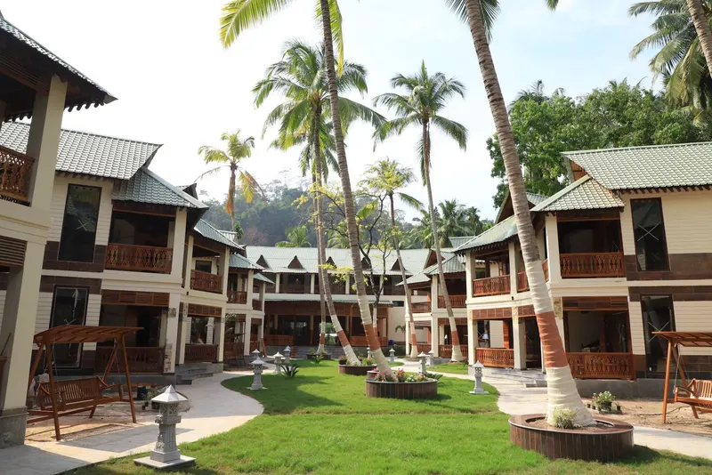 Sandyy Wavess, RCS Beach Resort — image 6