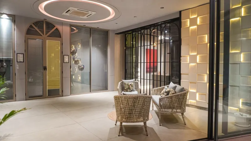 Luxe Galleria — image 12