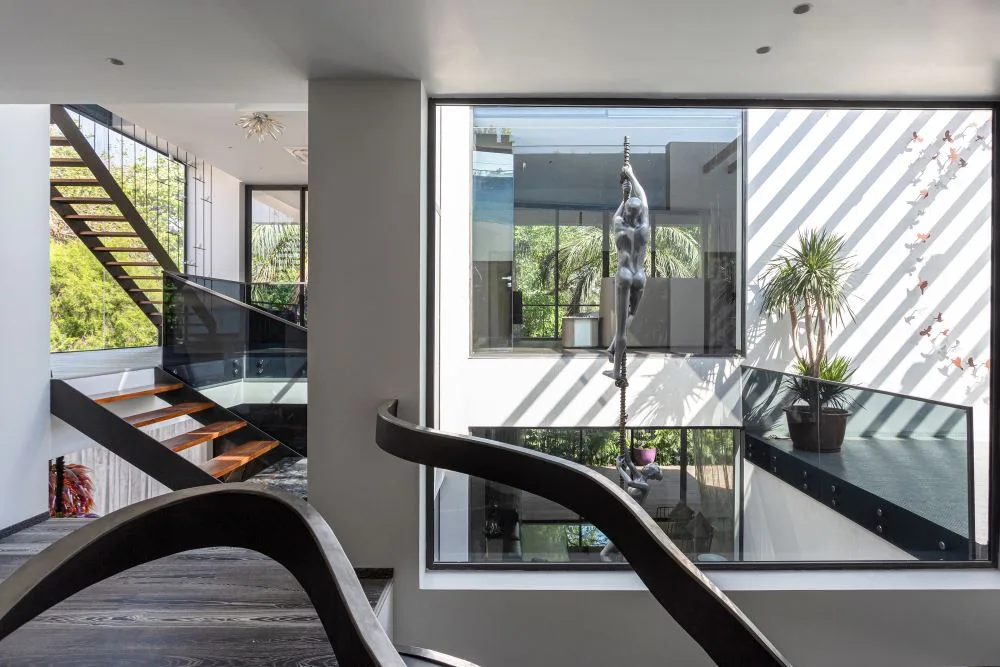 Terrace House — image 7