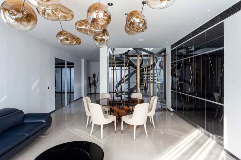 Terrace House — image 10