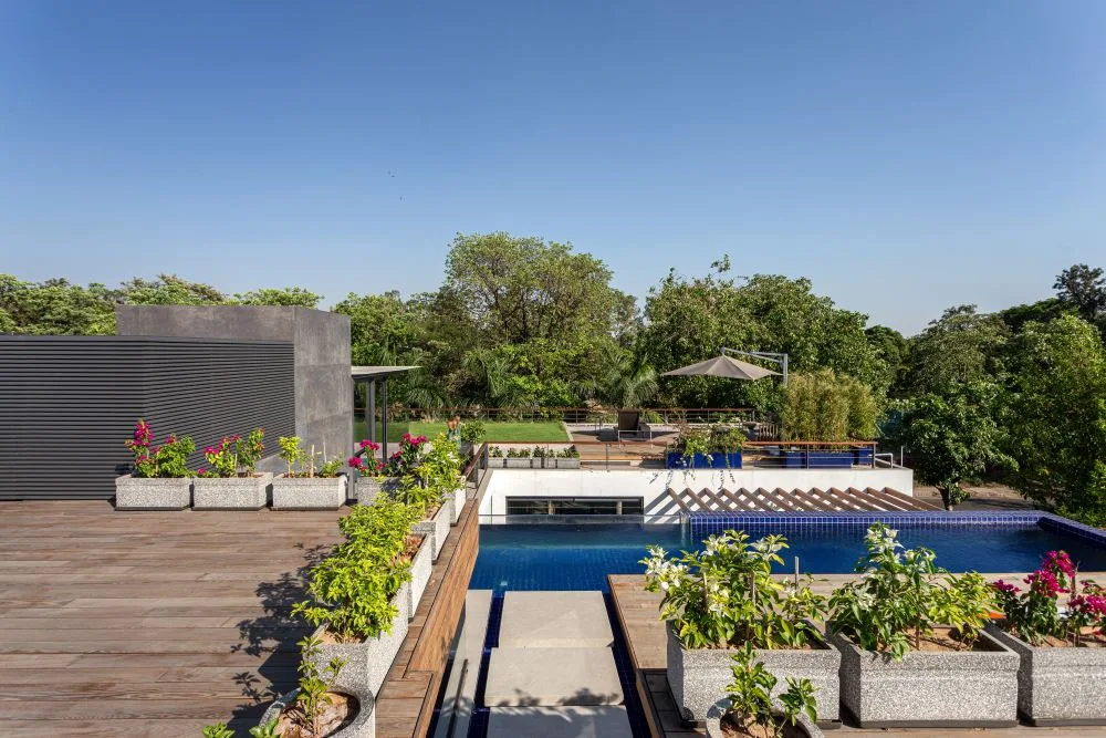 Terrace House — image 4