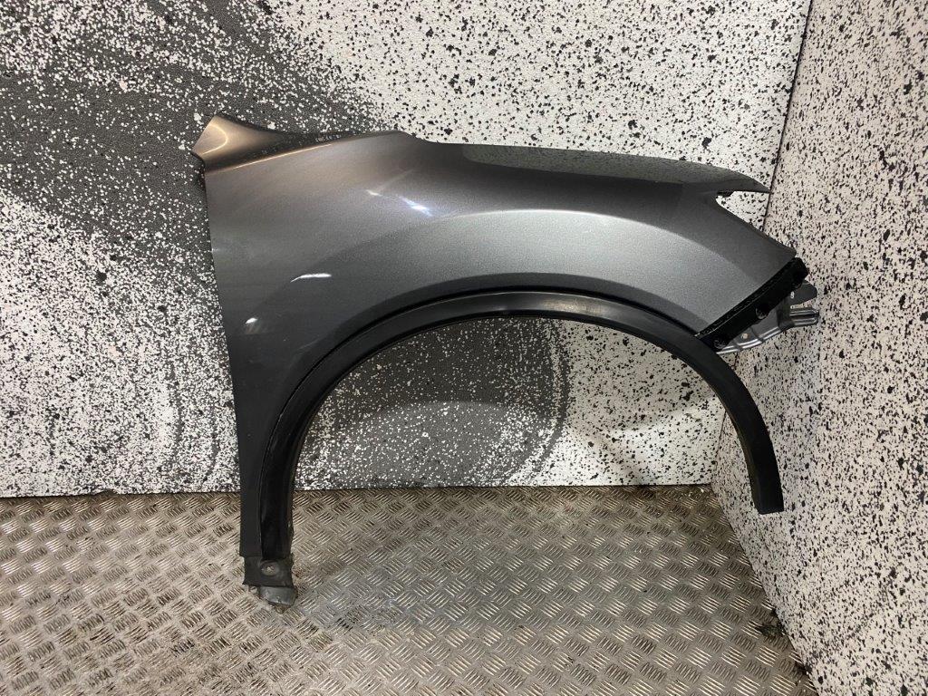 14-17 NISSAN X-TRAIL T32 DRIVER OFF SIDE FRONT WING GREY PAINT CODE KAD (DENTED)