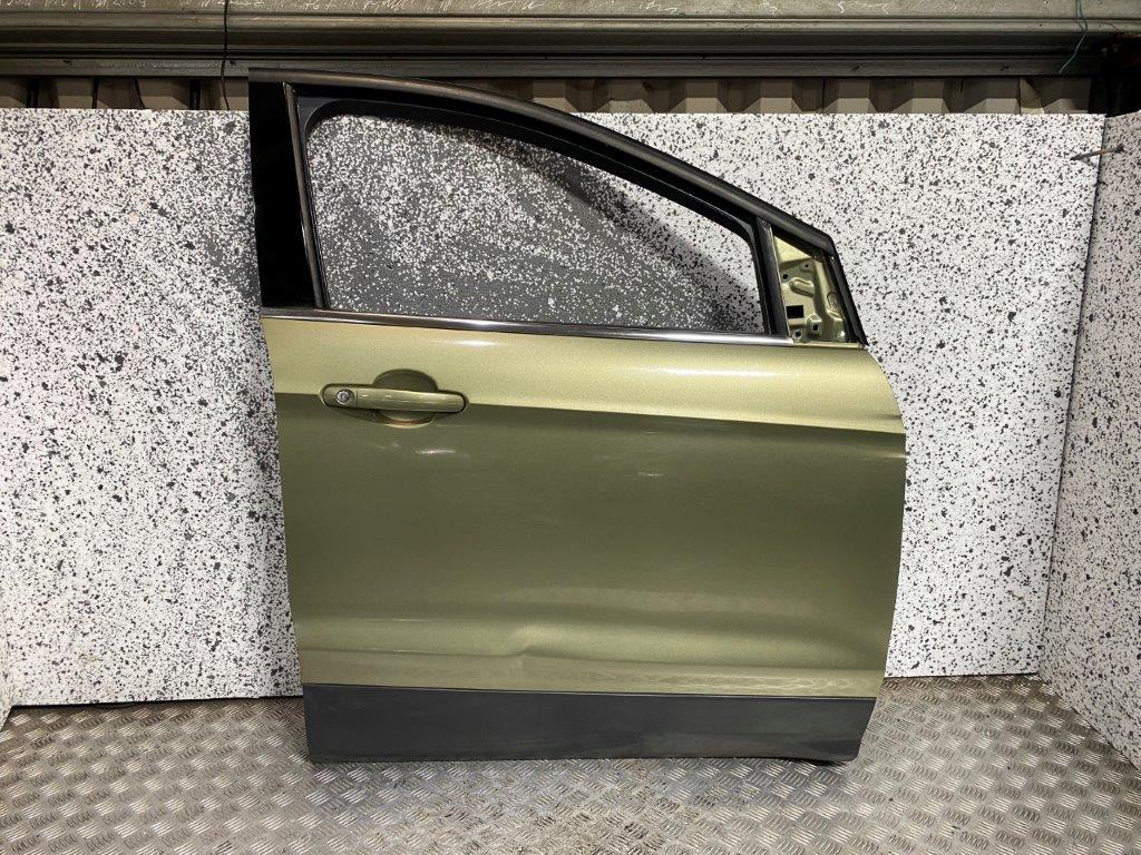 13-20 FORD KUGA MK2 O/S/F DRIVER OFF SIDE FRONT DOOR GINGER ALE (DENTED)