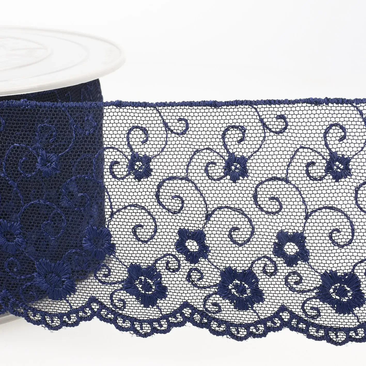 Broderie op tule - marineblauw 23