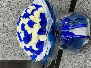  情人節99枝藍玫瑰與白玫瑰花束 #AF608  