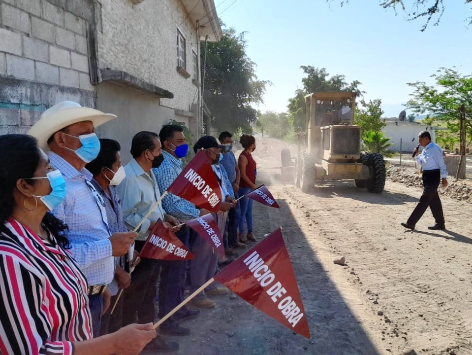 Banderazo de Adoquinamiento de la Calle Reforma, de la comunidad de Tzompahuacán