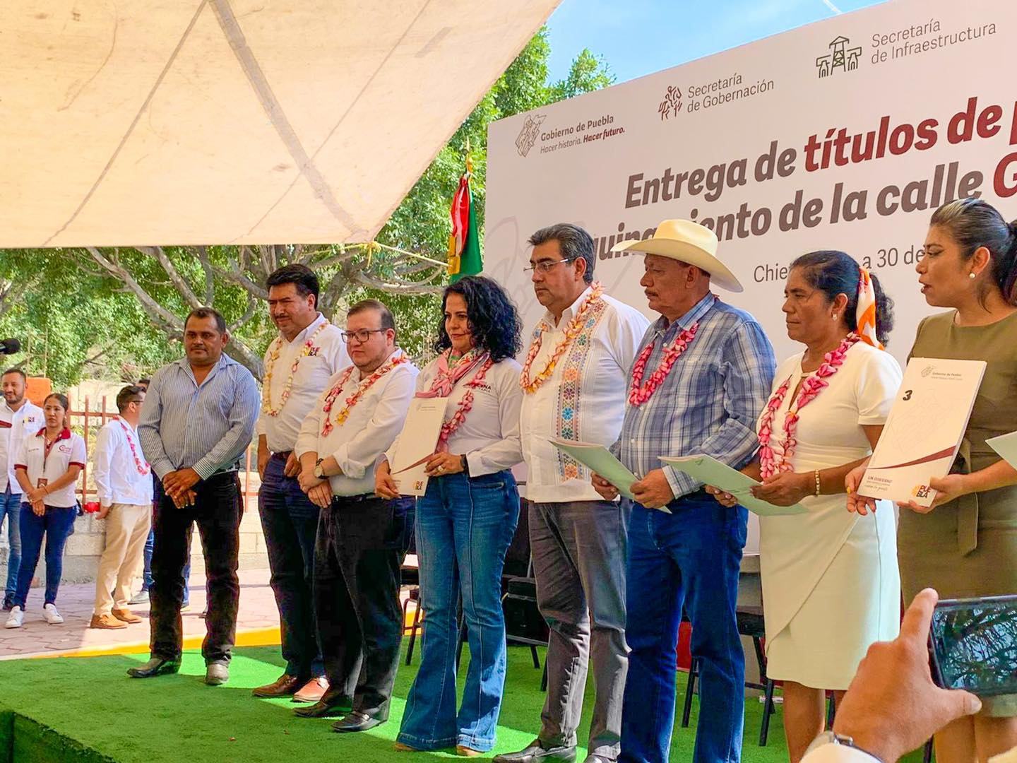 Entrega de Titulos de Propiedad y Adoquinamiento de Calle Guadalupe Victoria, en Pueblo Nuevo