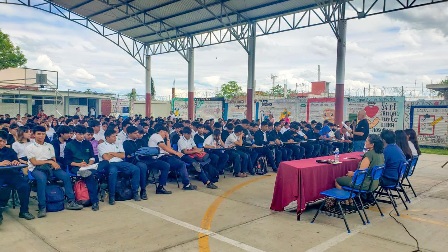 Curso en Plantel CONALEP sobre Trata de Personas