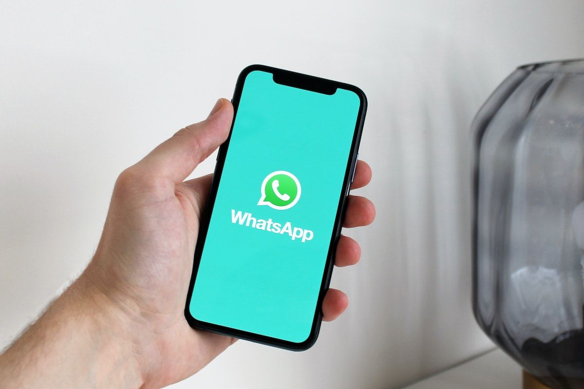 7 Cara Jualan Online di WhatsApp Business Agar Cepat Laris