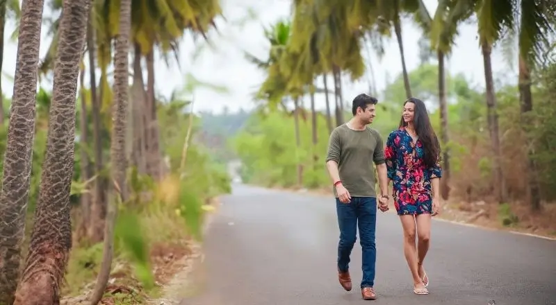 Coconut Tree Road Photography Packages In Goa Couple, 49% OFF