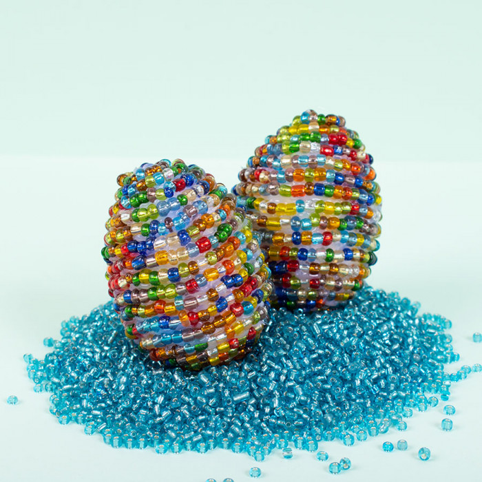 Eggs with glass beads