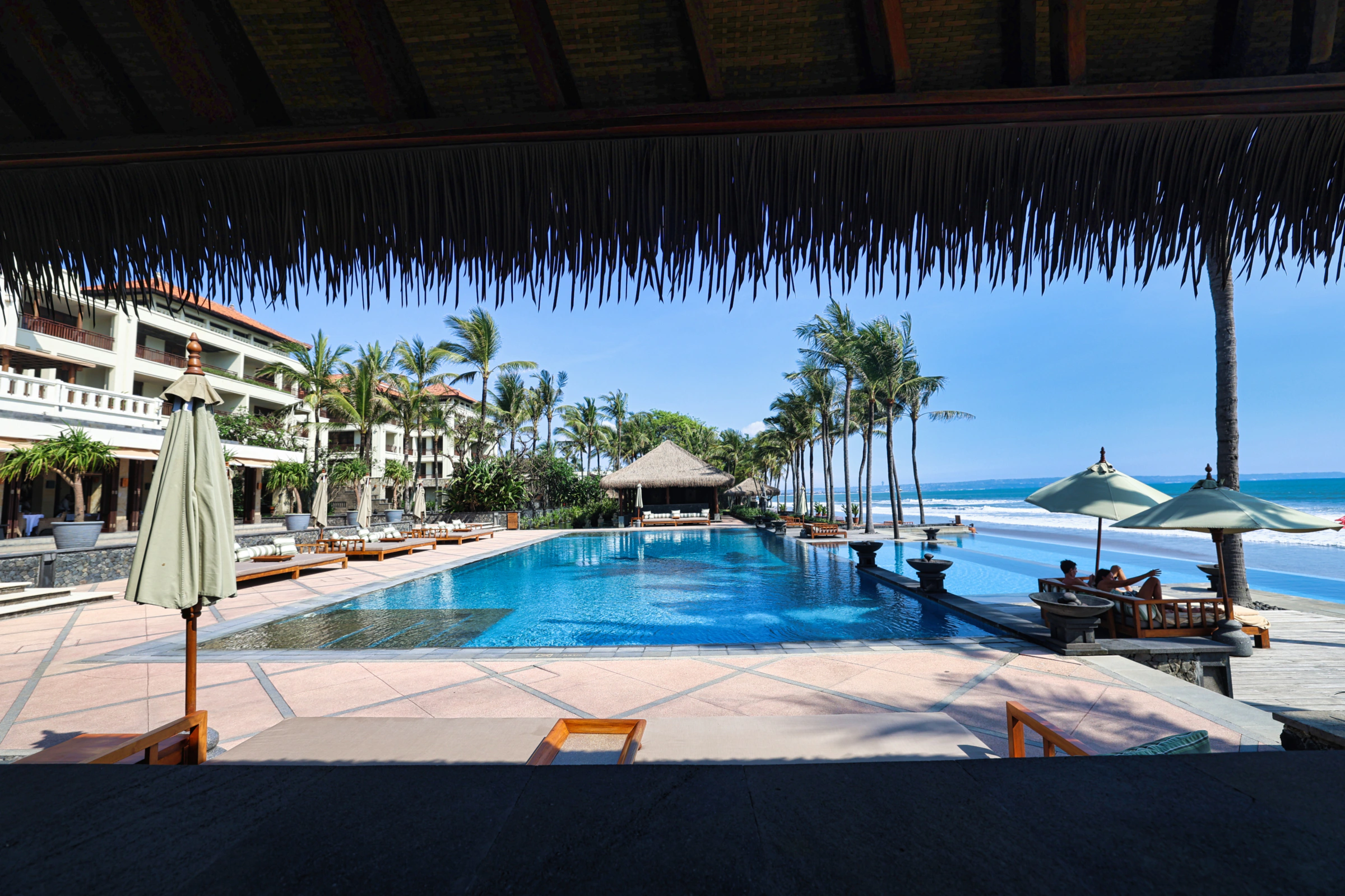 Panoramic view highlighting the hotel's luxury features
