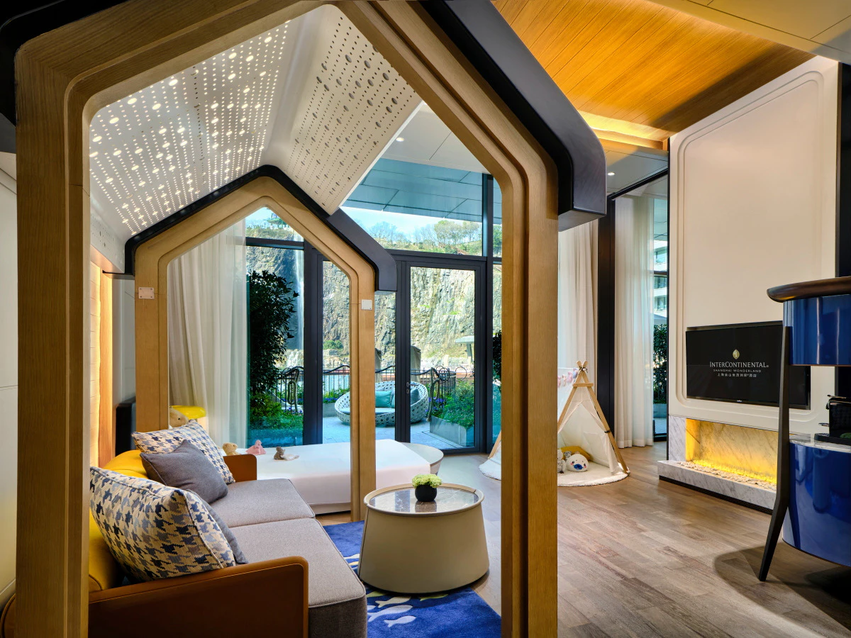 Underwater duplex suite at InterContinental Shanghai Wonderland