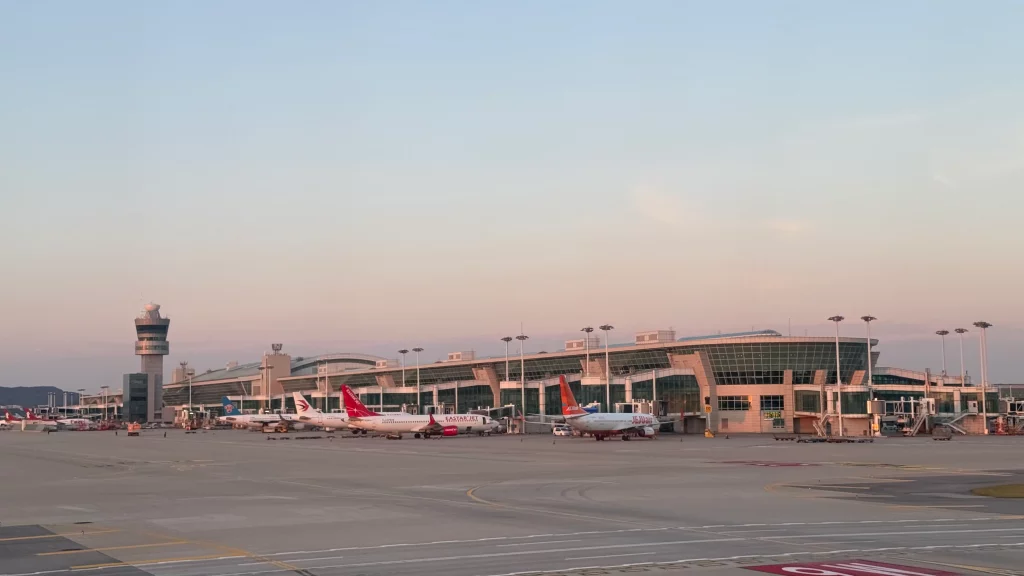 Singapore Airlines 50th Anniversary Korea Promo (Apr 1–14, 2025) | Up to 50% Off Flights