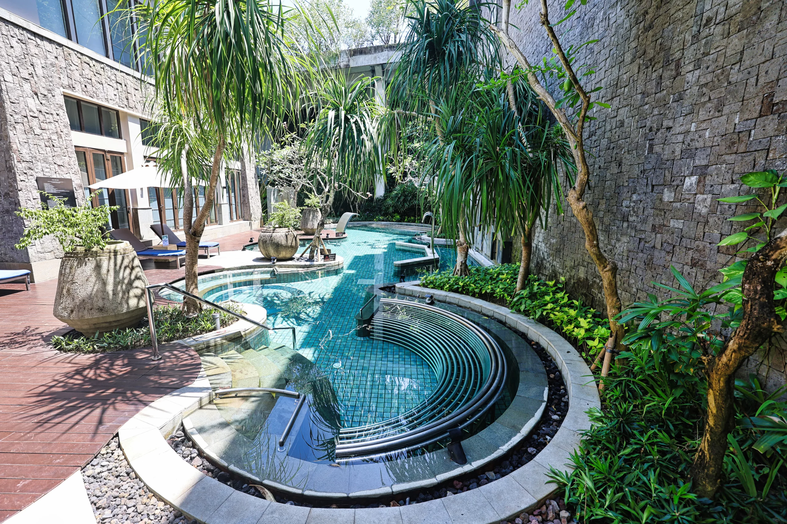 Hydro-Vital Pool zones and functions