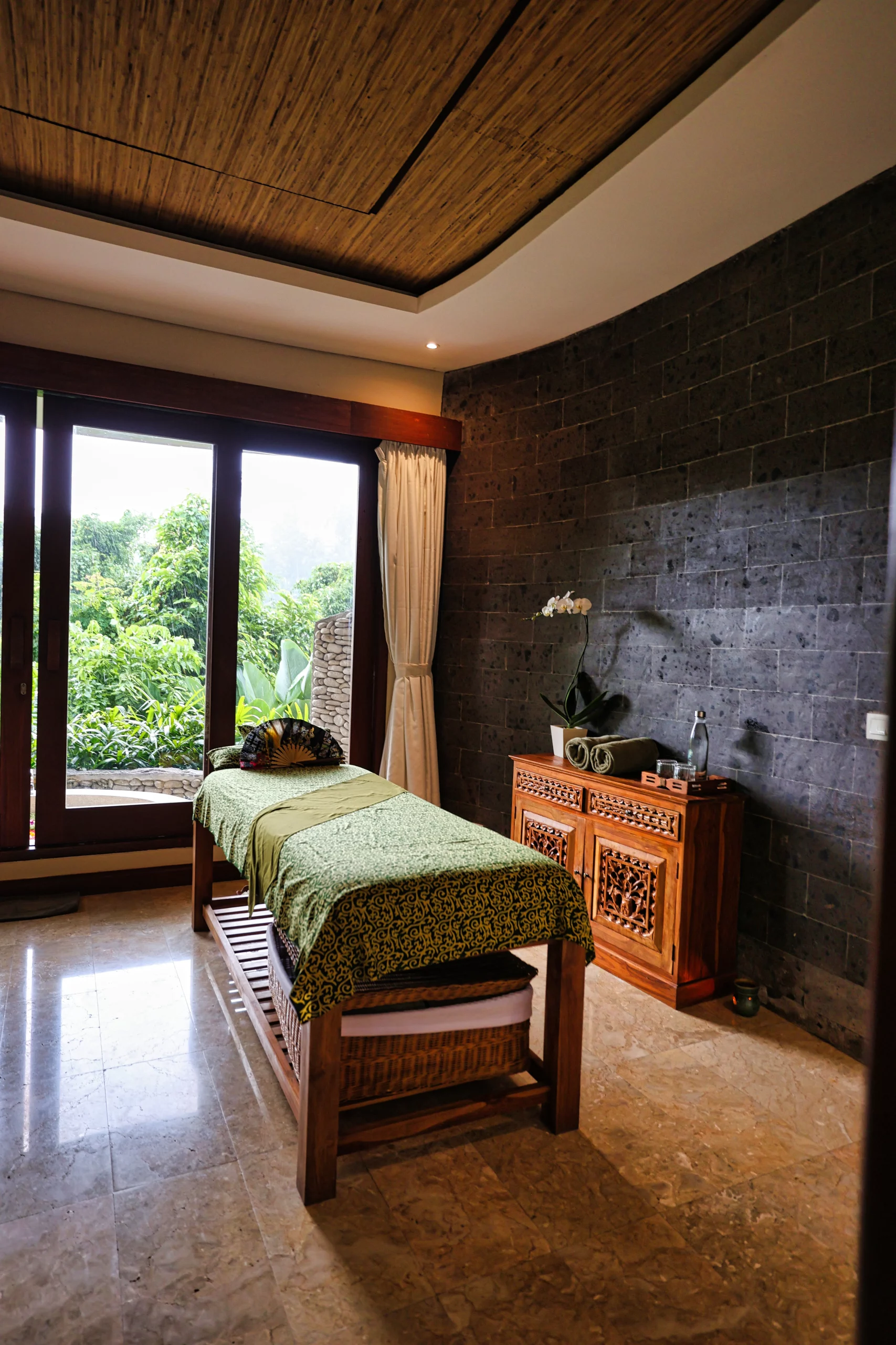 Spa room with jungle view at Champaka Spa