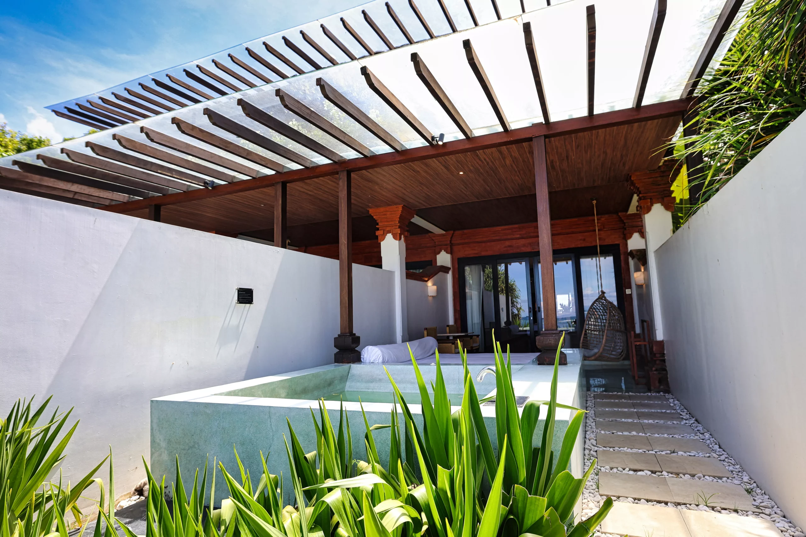 Ocean view suite with jacuzzi at Sadara Resort