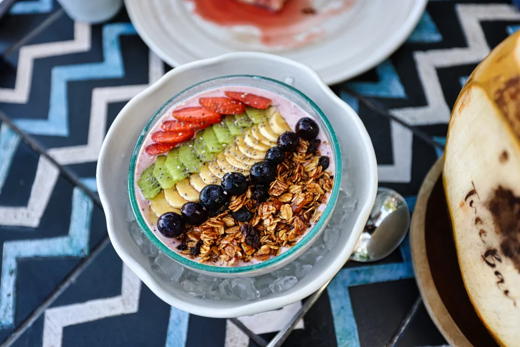 玛雅萨努尔树吧餐厅体验|海景+地中海料理+手工鸡尾酒的完美结合