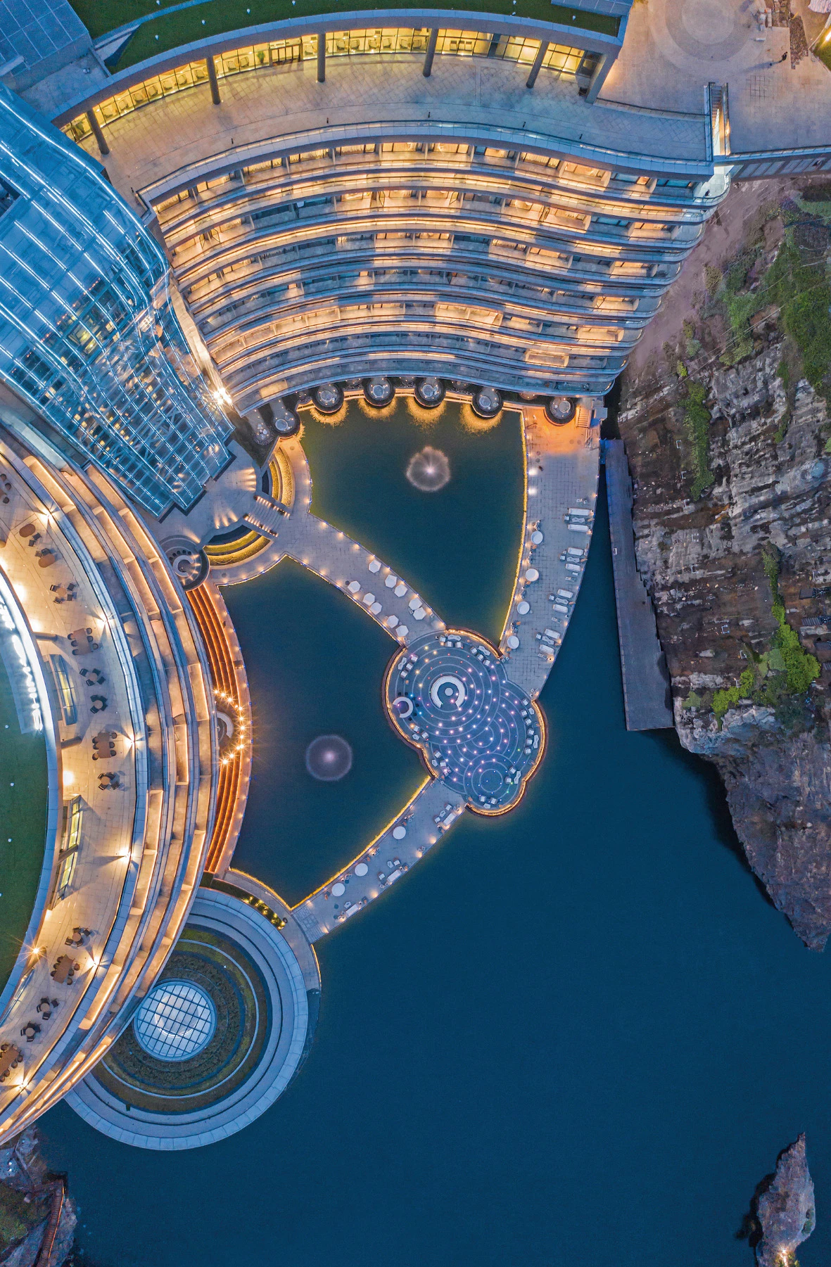 Architecture of InterContinental Shanghai Wonderland