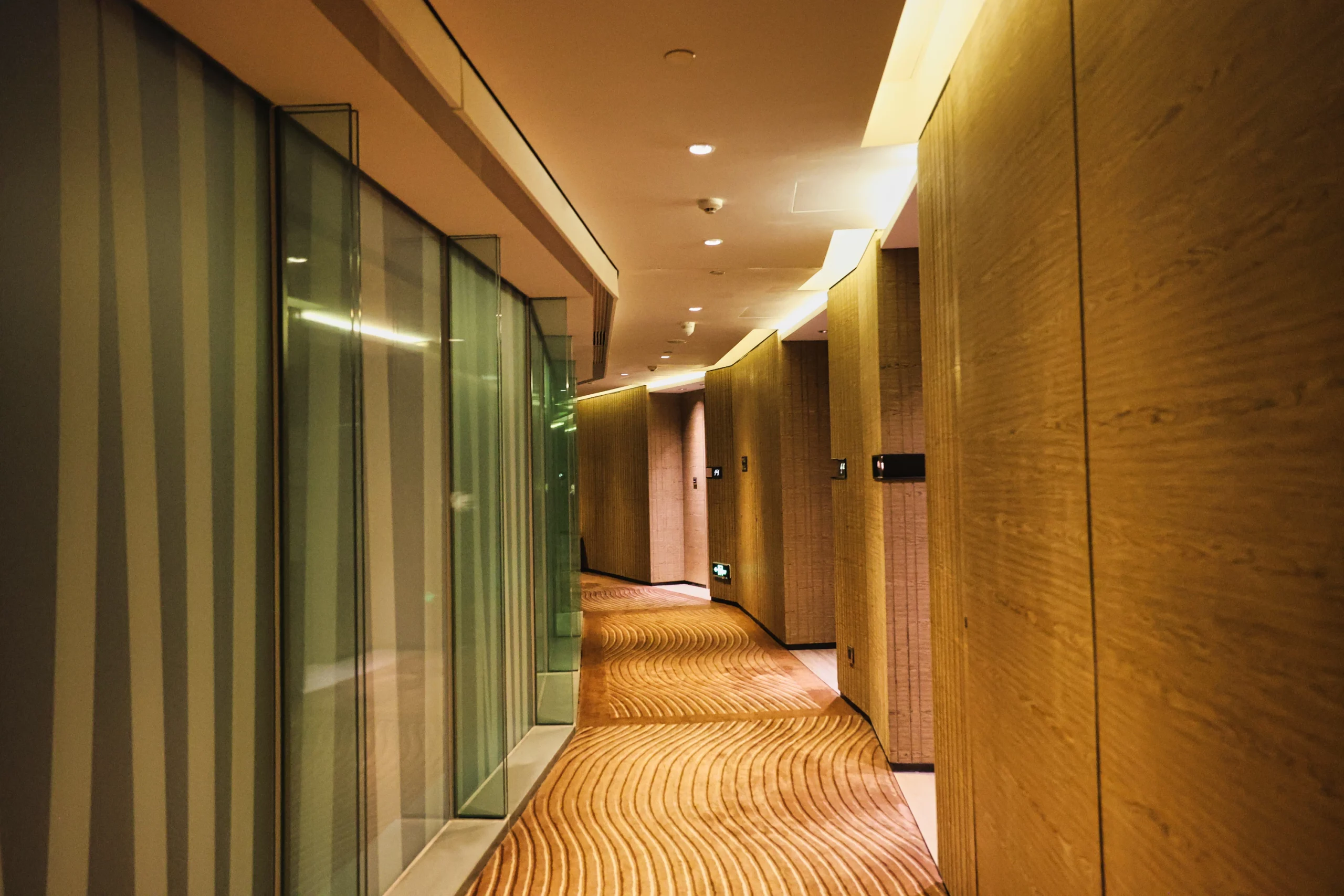 Curved hallway architecture in a luxury hotel