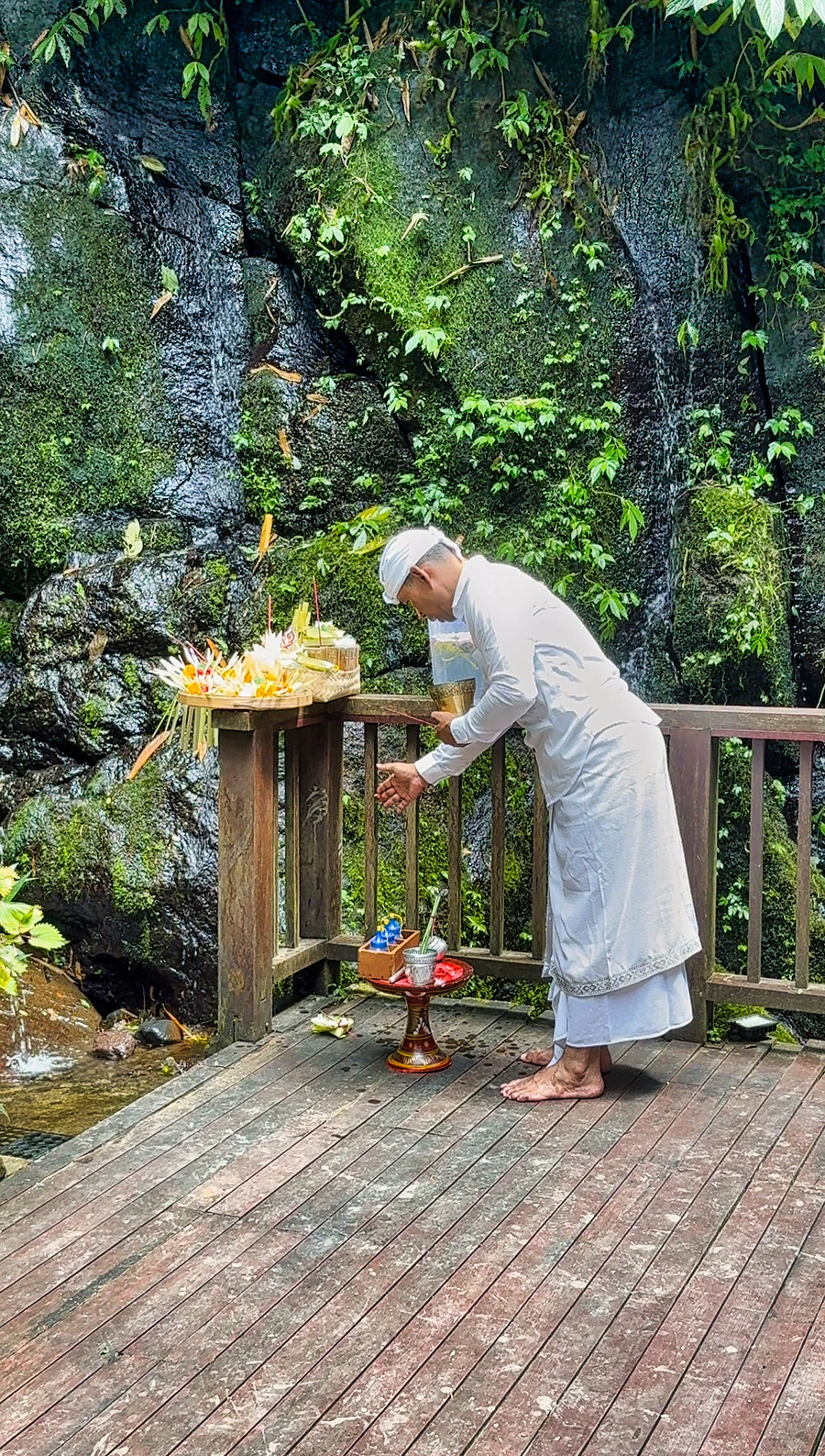 Start of Melukat ceremony at Ayung River